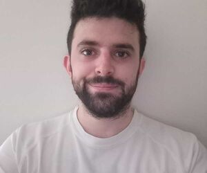 Tomás